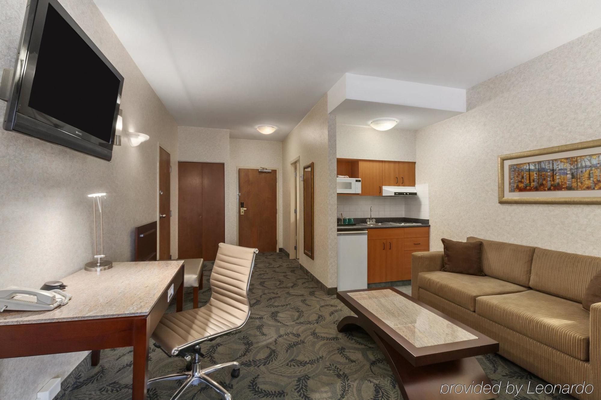 Poco Inn And Suites Hotel And Conference Center Port Coquitlam Ngoại thất bức ảnh