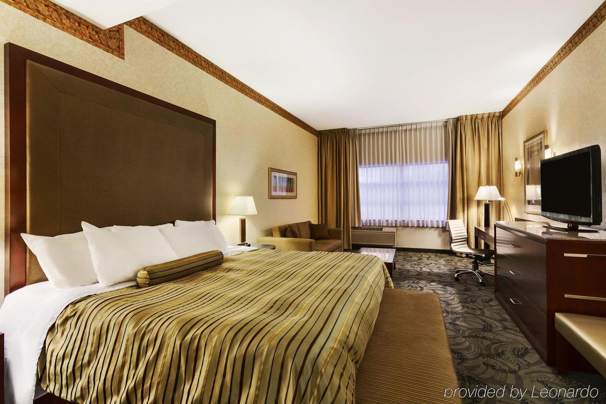 Poco Inn And Suites Hotel And Conference Center Port Coquitlam Ngoại thất bức ảnh