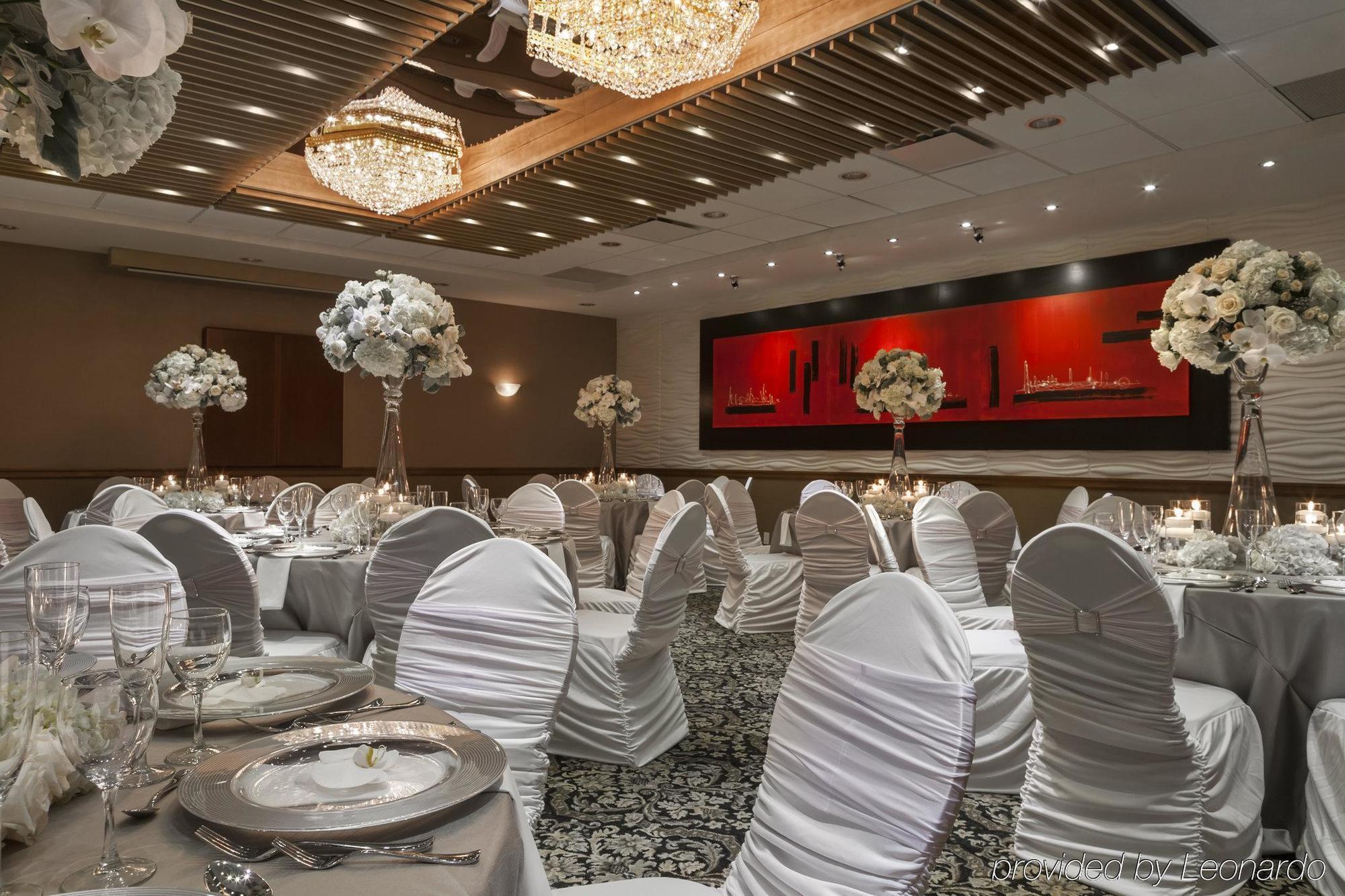 Poco Inn And Suites Hotel And Conference Center Port Coquitlam Ngoại thất bức ảnh