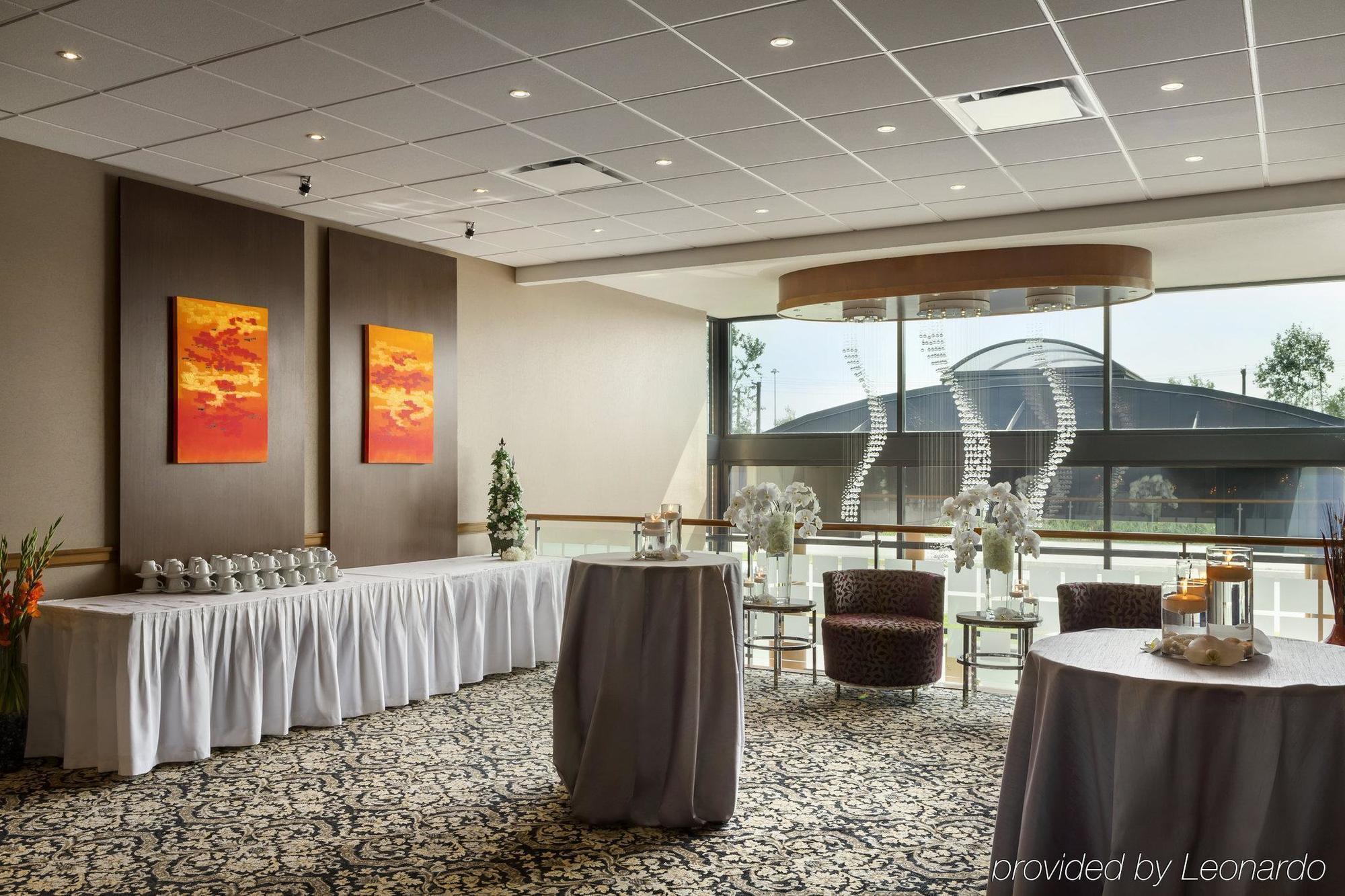 Poco Inn And Suites Hotel And Conference Center Port Coquitlam Ngoại thất bức ảnh