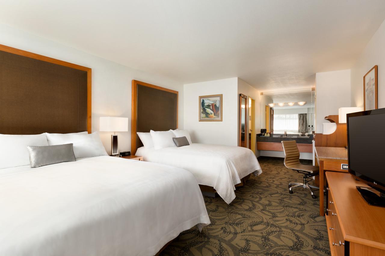 Poco Inn And Suites Hotel And Conference Center Port Coquitlam Ngoại thất bức ảnh
