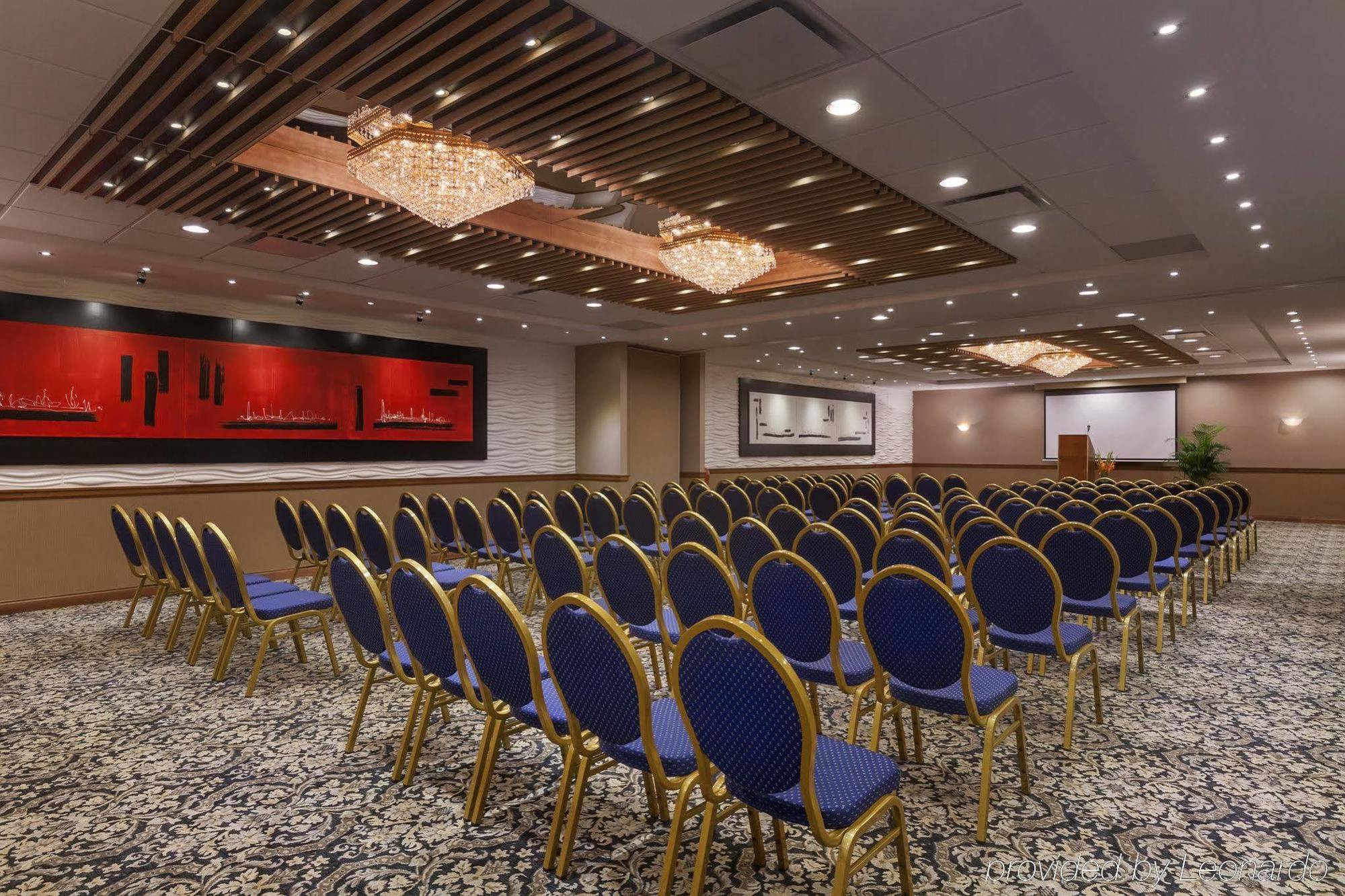 Poco Inn And Suites Hotel And Conference Center Port Coquitlam Ngoại thất bức ảnh